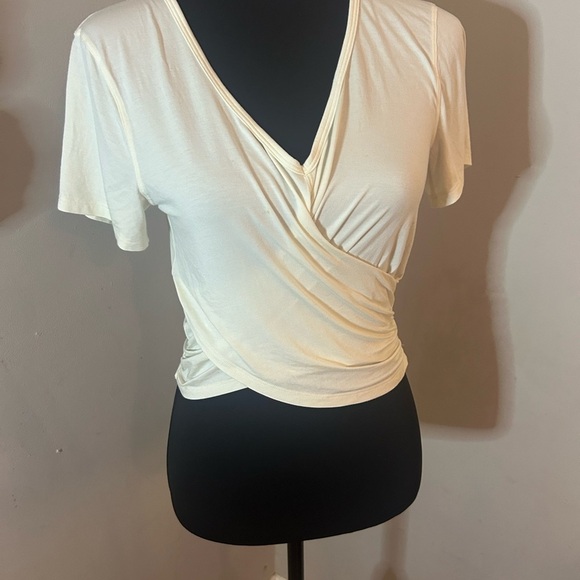 Lululemon Modal Silk Wrap Front Tee – Light Yellow – Size 8 - Picture 2 of 5